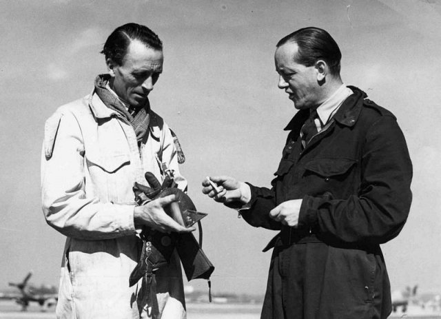 ralph munday and hubert broad c1945 0122-0097